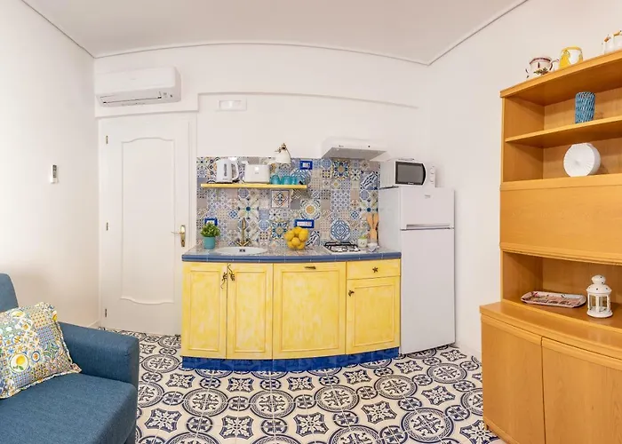 La Casetta Linda - New 2 Bedroom In With Seaview Terrace *