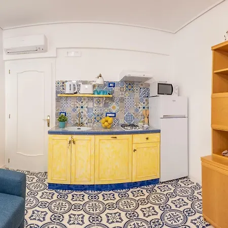 La Casetta Linda - New 2 Bedroom In With Seaview Terrace *