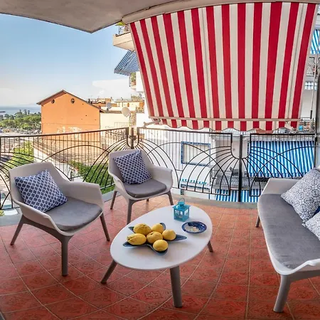 La Casetta Linda - New 2 Bedroom In With Seaview Terrace 아파트 소렌토