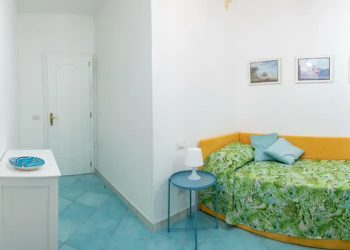 شقة La Casetta Linda - New 2 Bedroom In With Seaview Terrace *